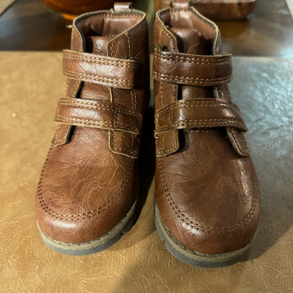 OshKosh B'Gosh Toddler Boy Pierce Brown Ankle Boots  - size 7